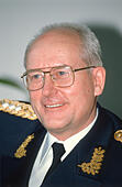 Admiral <b>Theodor Hoffmann</b>, last East German Defence Minister, Berlin, 1991. - EFD8KF